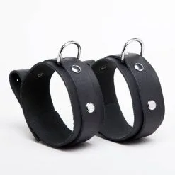 MENOTTES CUIR NOIR FIN BASIC